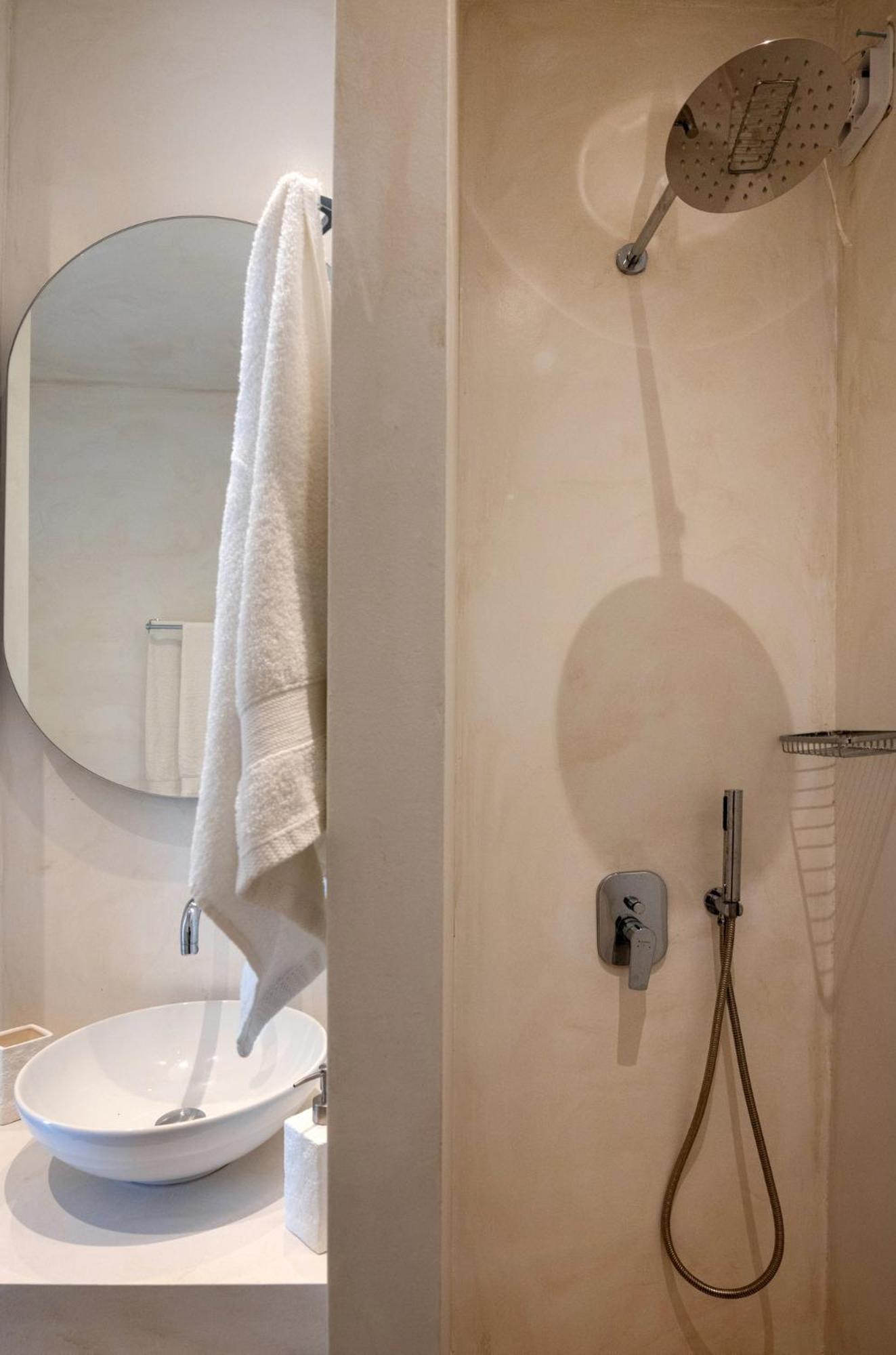 Alora Suites Tínos エクステリア 写真
