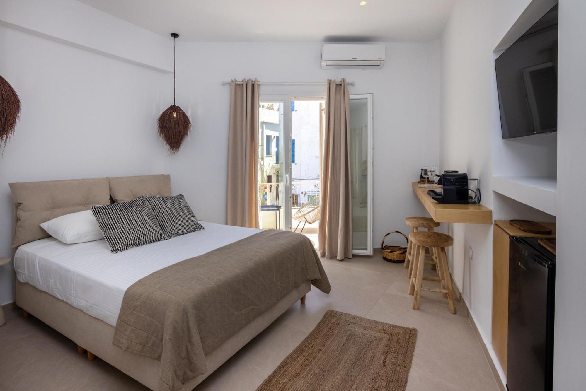 Alora Suites Tínos エクステリア 写真